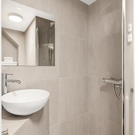 Aparthotel Bispegata 5 - *